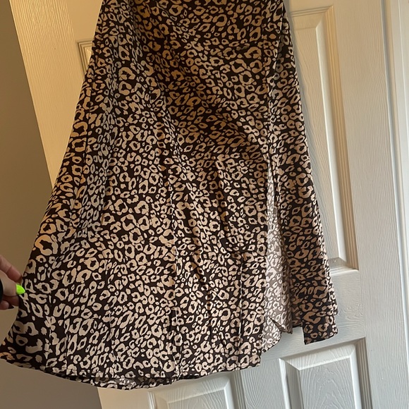Brand new never worn high rise skirt with slit - Picture 7 of 10